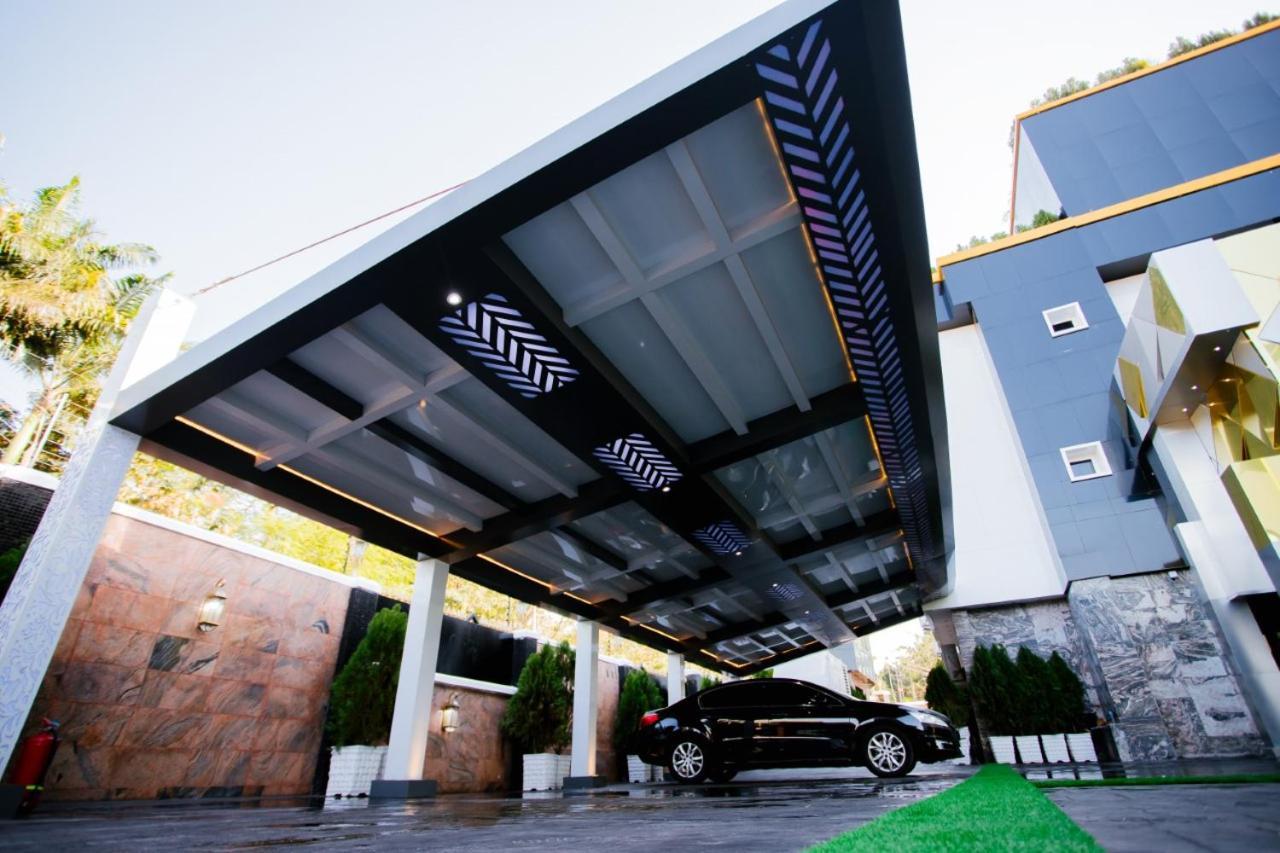 No.1 Hotel Abuja Exterior photo
