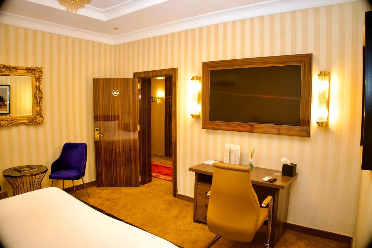 No.1 Hotel Abuja Exterior photo