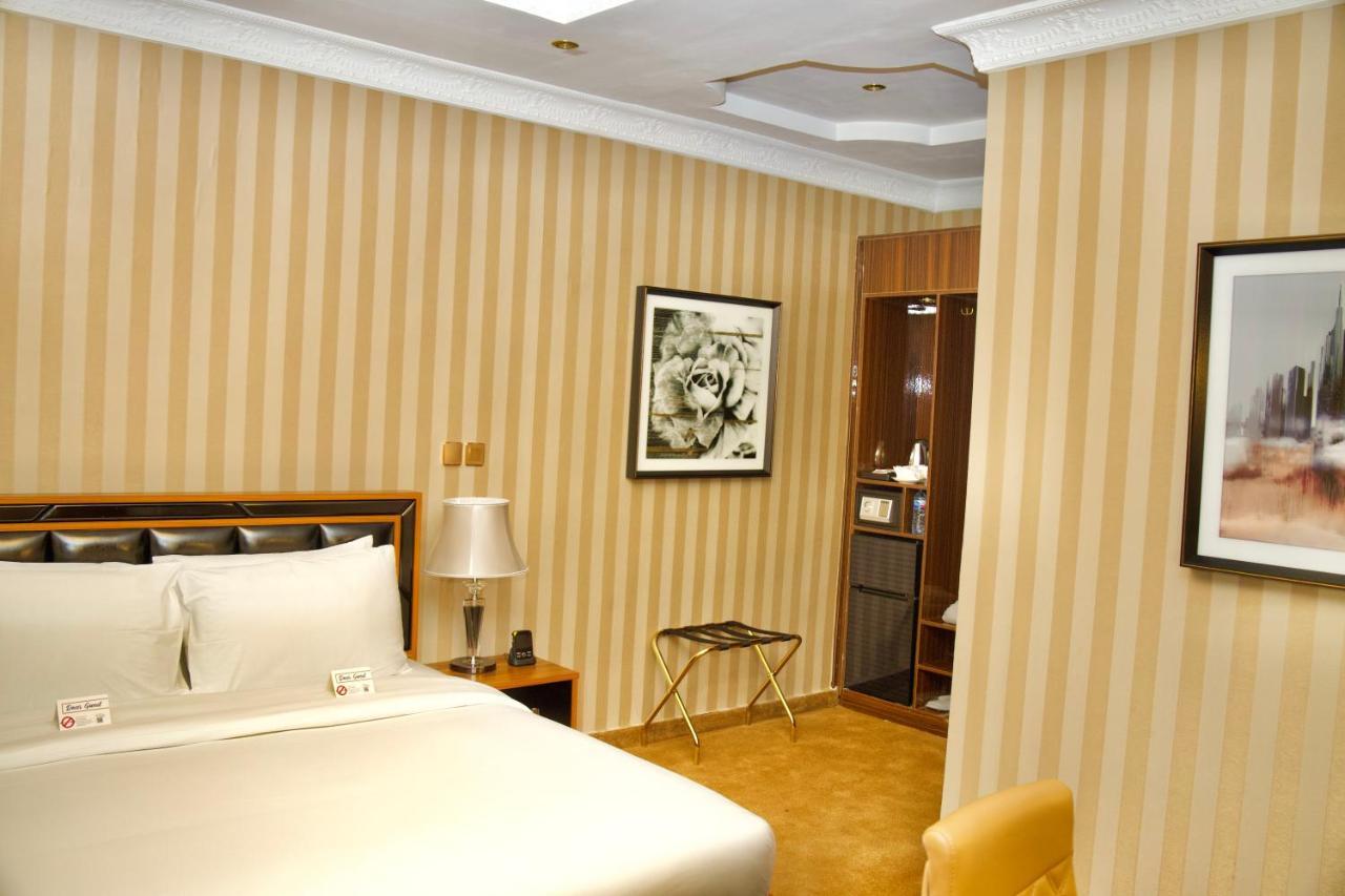 No.1 Hotel Abuja Exterior photo